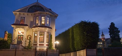 Humboldt House 4*